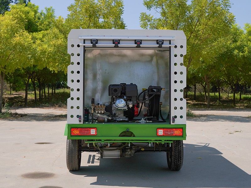 電動(dòng)四輪高壓清洗車(chē)(1500L)Q6